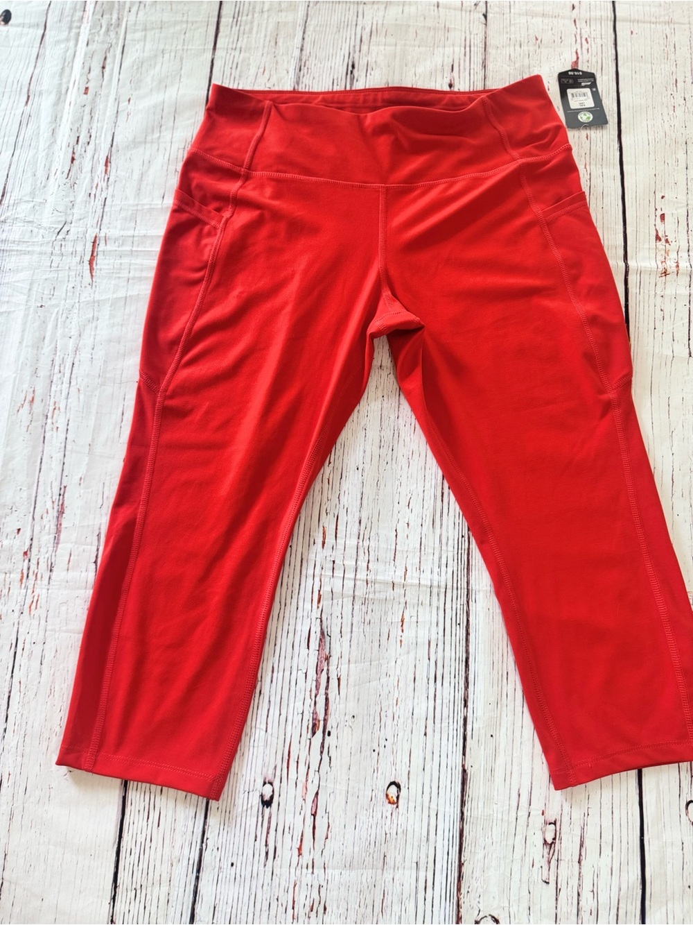 Avia XXL 20 Soleil Red Fashion Capri Leggings High Rise Side Pockets NWT - Picture 2 of 5